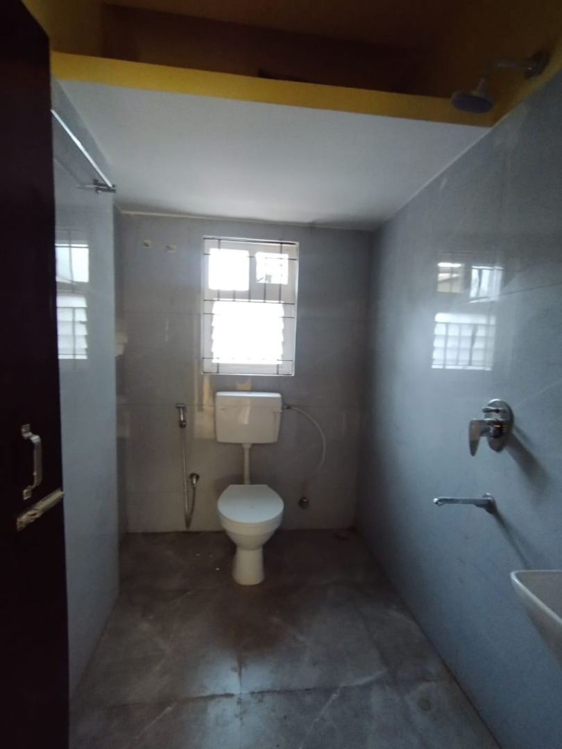 Unfurnished 2bhk in Swaraj Nagar, Sarumotoria, Guwahati, Assam, India for Rent